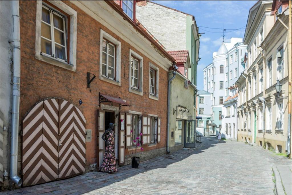 Blacksmith Old Town Apartments Талин Екстериор снимка